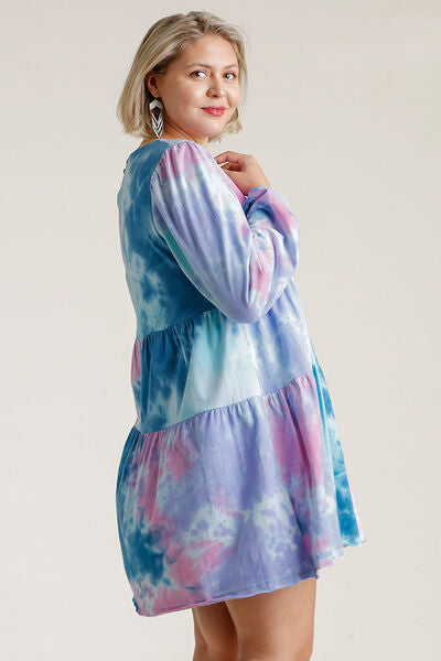 Robe trapèze étagée à manches longues et col rond tie-dye grande taille Umgee