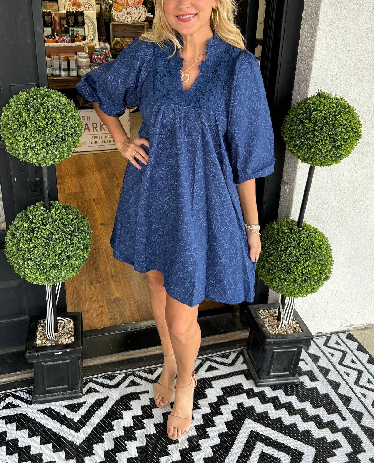 Damen Mini-Kleid mit Puffärmeln und Blatt-Jacquard (2 kaufen, kostenloser Versand)