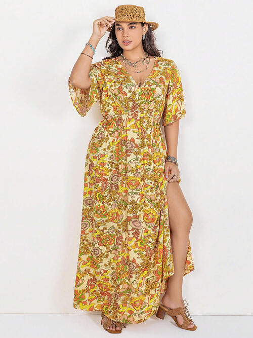 Robe fendue à manches courtes et col en V à motif floral